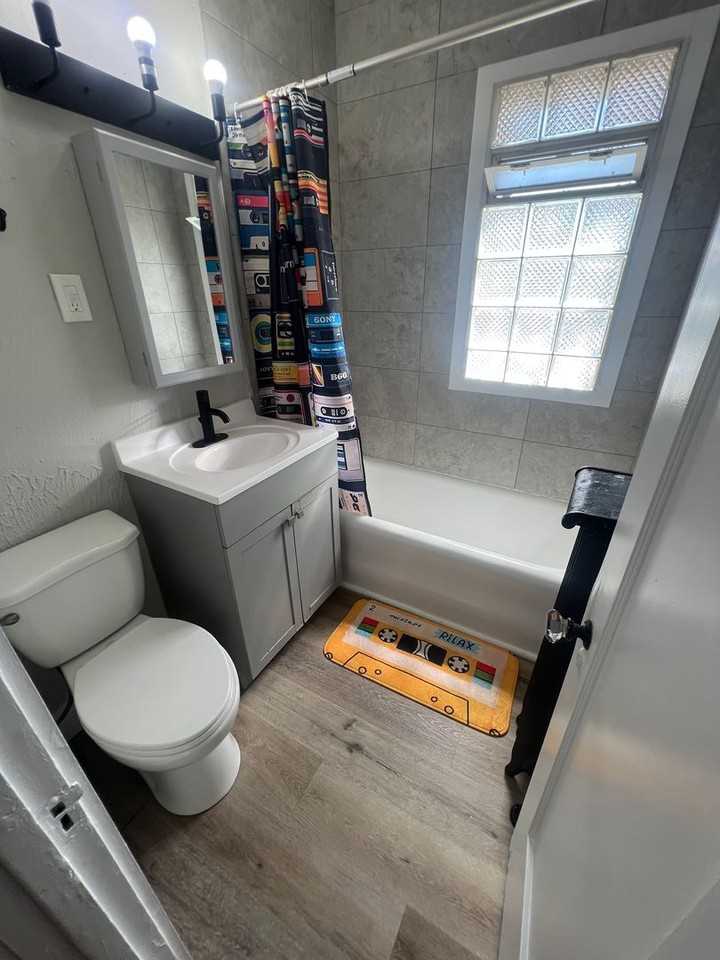 Traymore Apartments - Photo 7 of 14