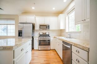 965 Ne Wheelock Pl - Photo 1 of 1
