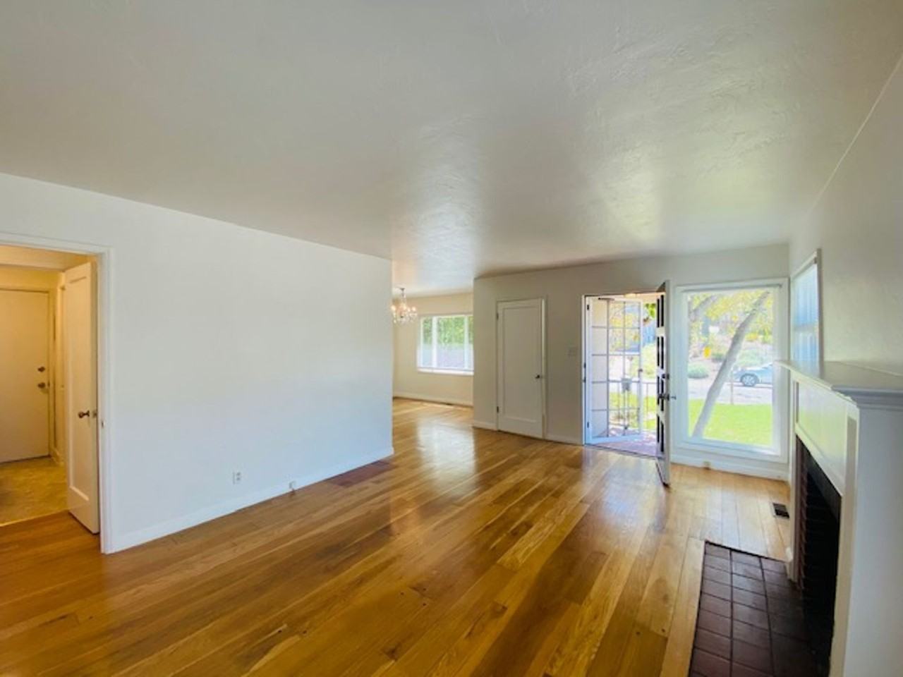 3718 Sundale Rd - Photo 6 of 26