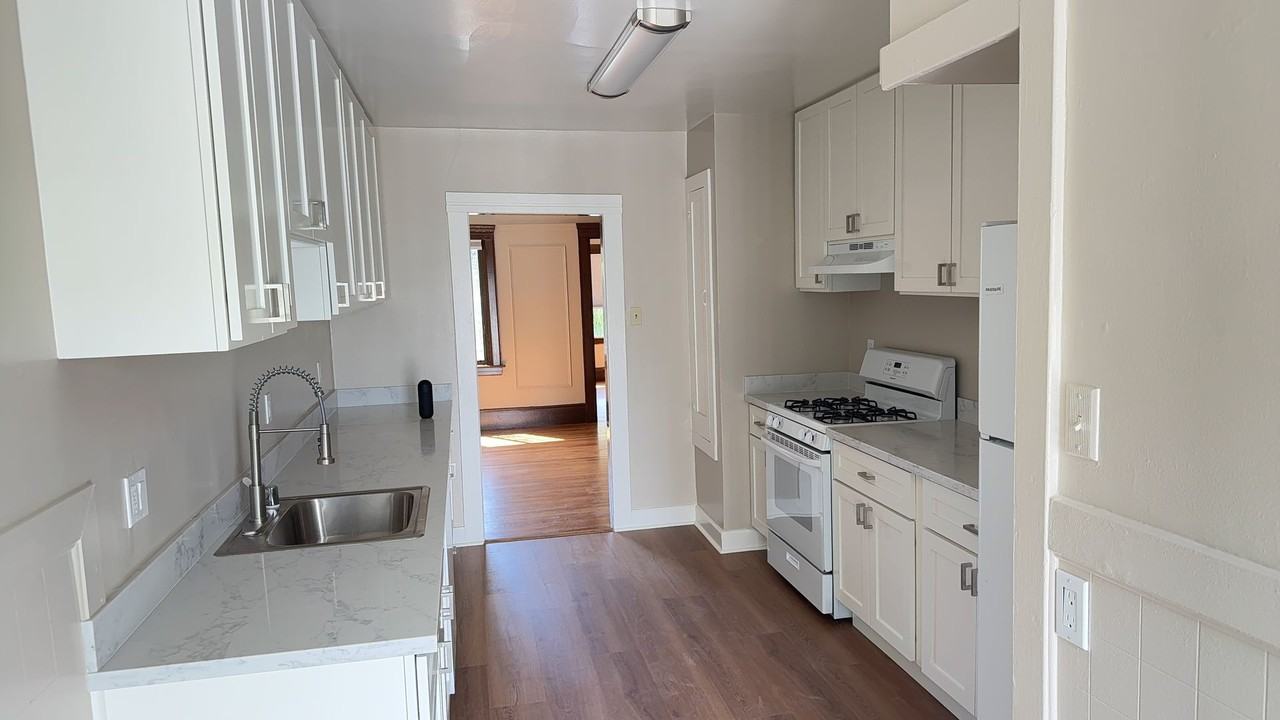 230 Ridgewood Ave - Photo 2 of 25