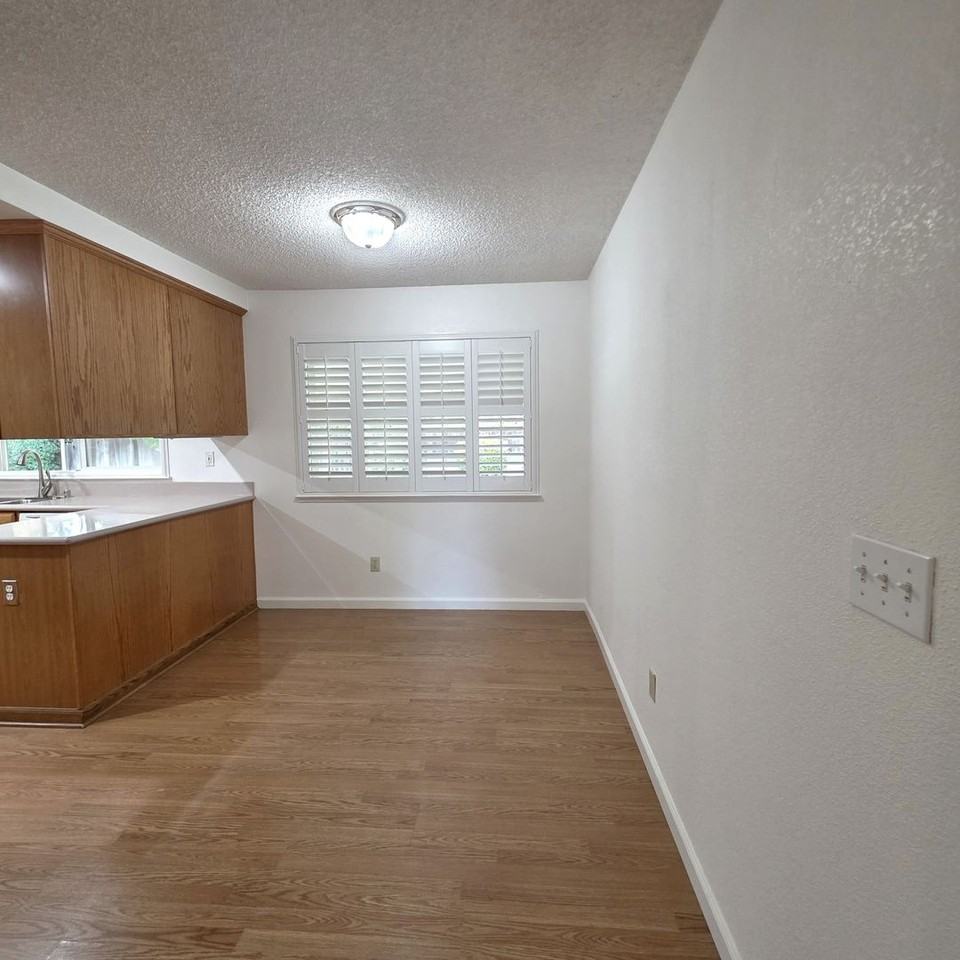 2851 Saint Joseph Dr - Photo 4 of 36