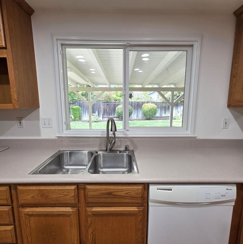 2851 Saint Joseph Dr - Photo 6 of 36