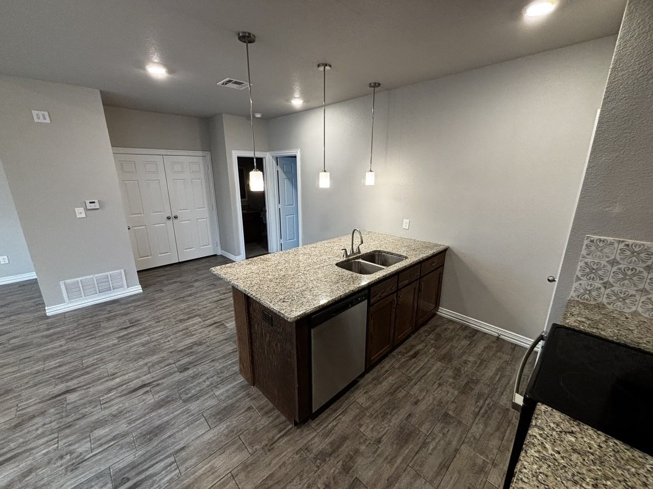 3424 Fenway Circle - Photo 3 of 17