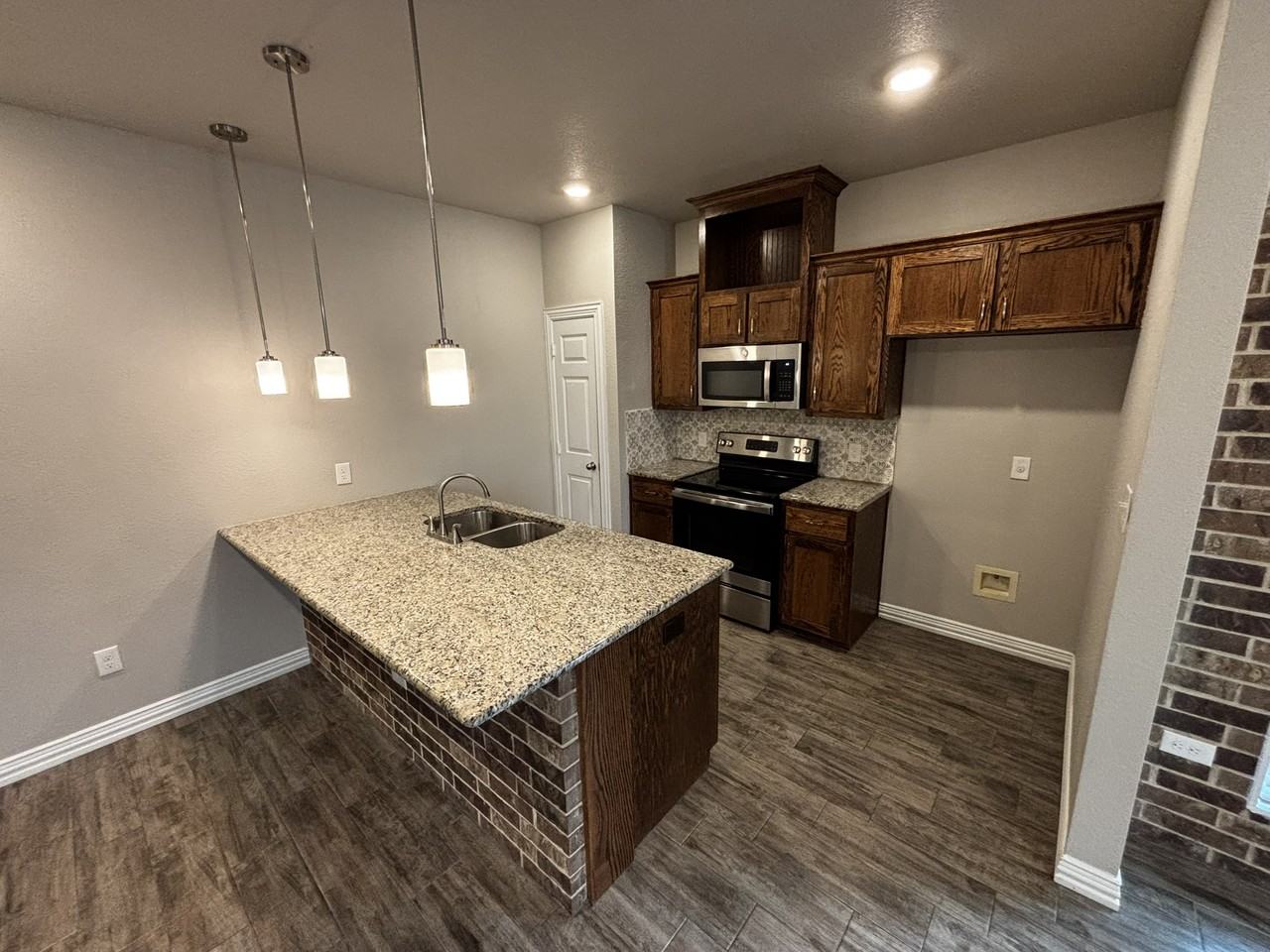 3424 Fenway Circle - Photo 4 of 17