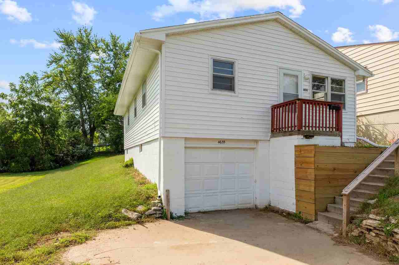 4655 Curtis Ave - Photo 2 of 27