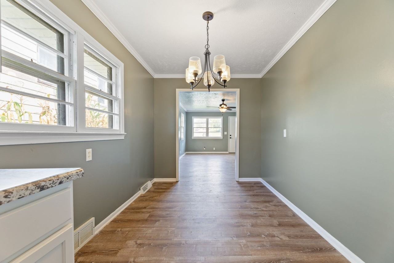 4655 Curtis Ave - Photo 6 of 27