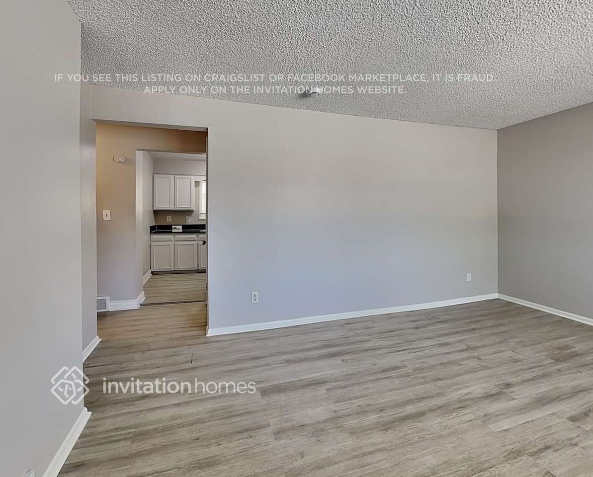 1284 Ember St - Photo 4 of 19