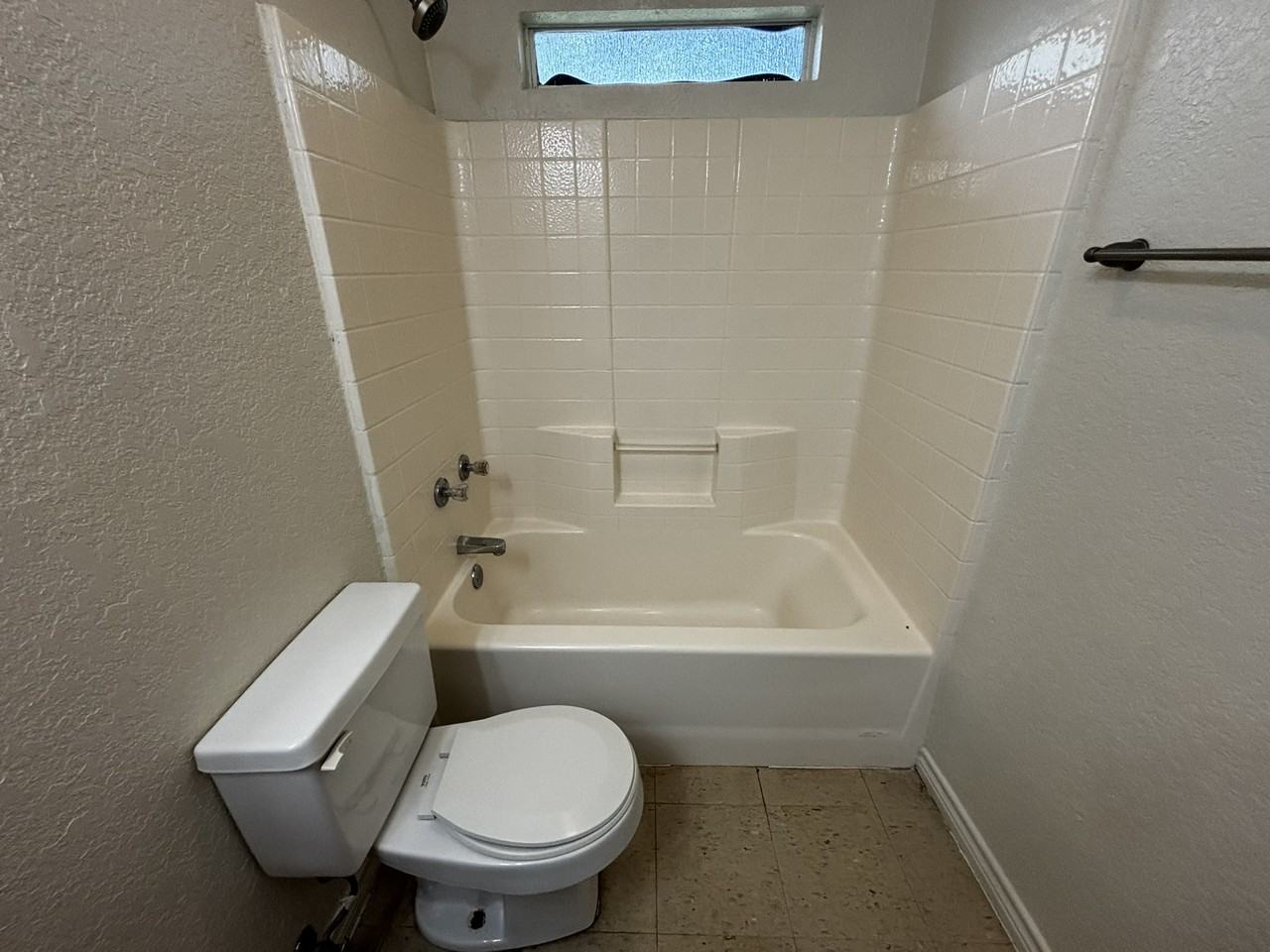 814 Martin Luther King Junior Drive - Photo 3 of 28