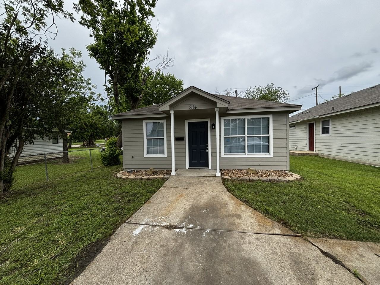 814 Martin Luther King Junior Drive - Photo 2 of 28