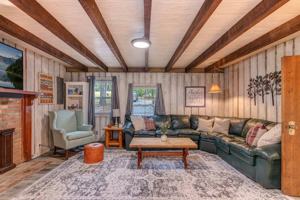 featured image of 44 Gabby Ln