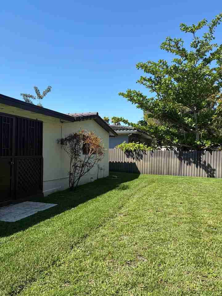 1015 Ne 89th St #1255489P - Photo 4 of 50