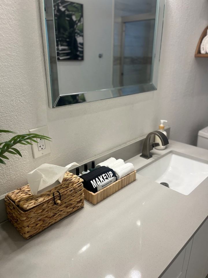 1015 Ne 89th St #1255489P - Photo 6 of 50