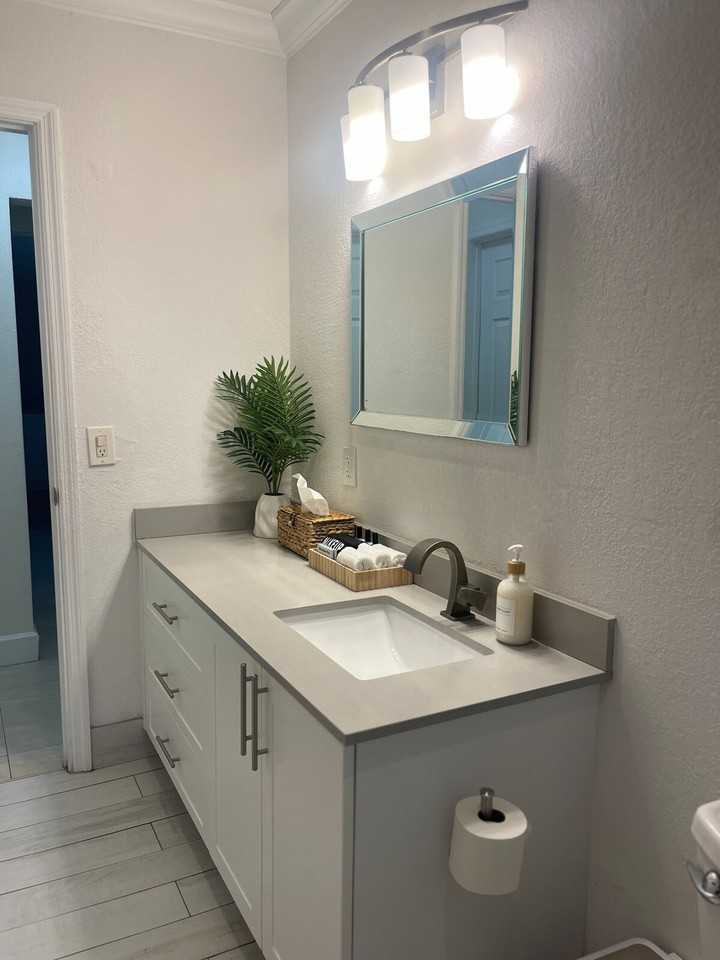 1015 Ne 89th St #1255489P - Photo 7 of 50