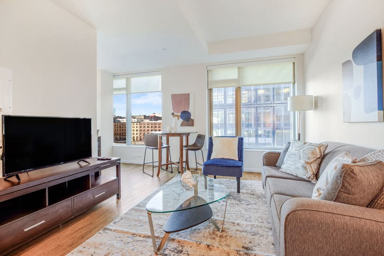 131 Seaport Blvd #1050349P - Photo 2 of 21