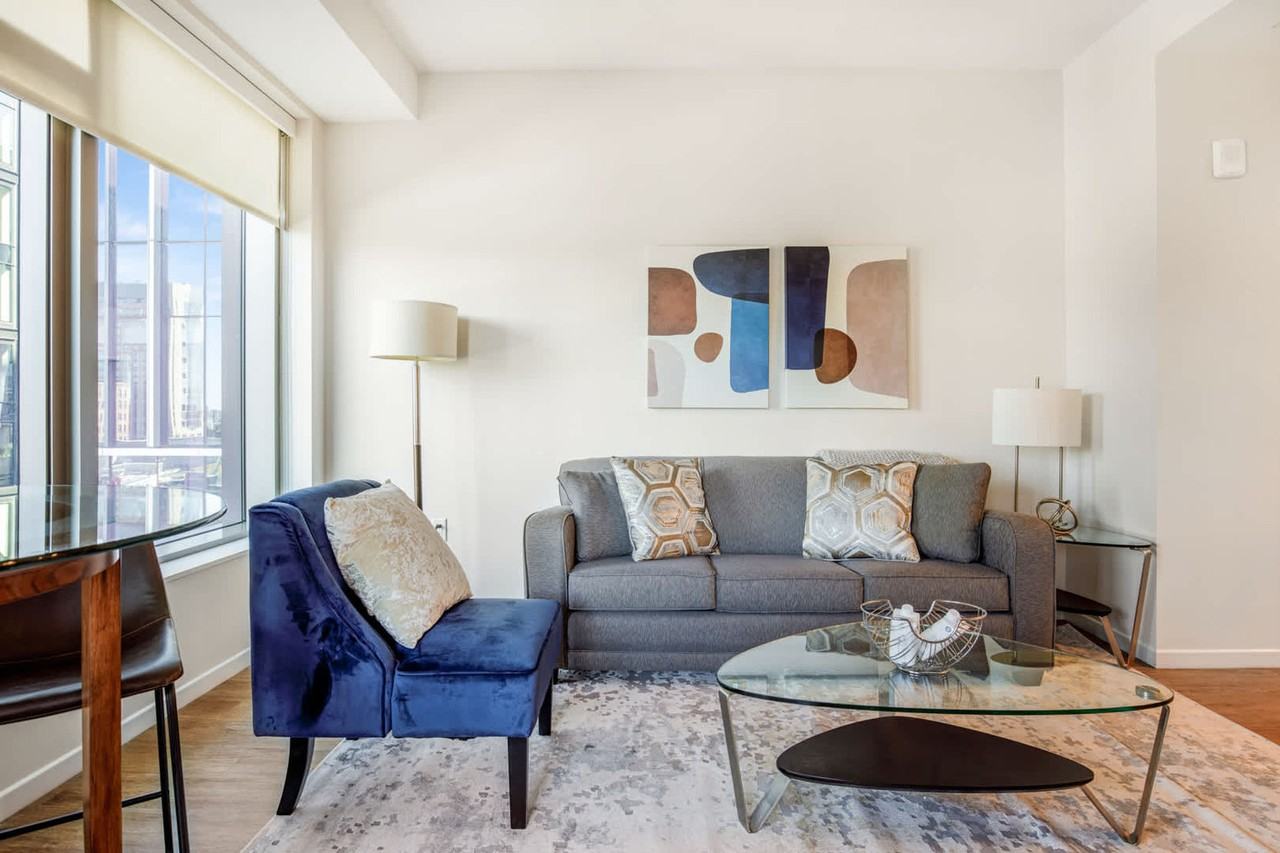 131 Seaport Blvd #1050349P - Photo 3 of 21