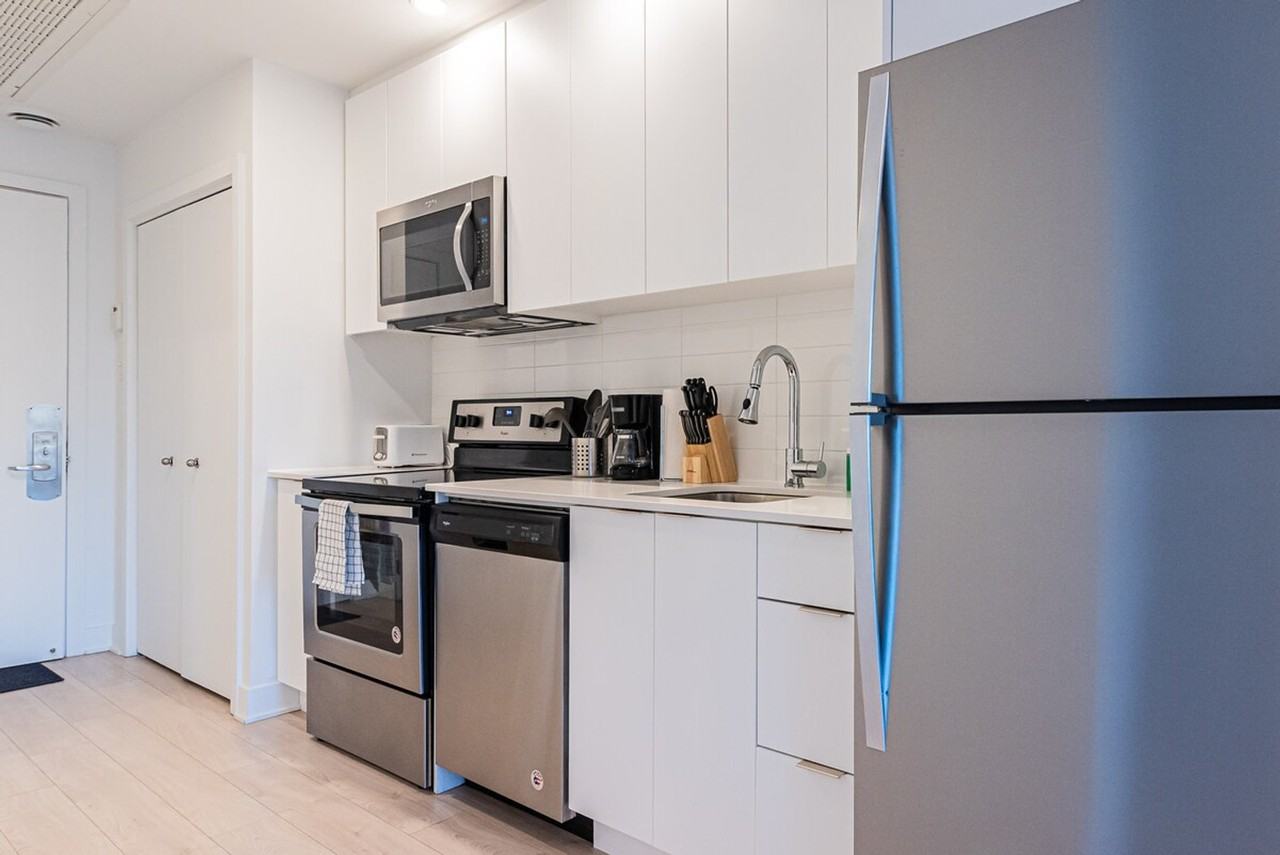 100 Boul De Maisonneuve E #1261808P - Photo 3 of 13