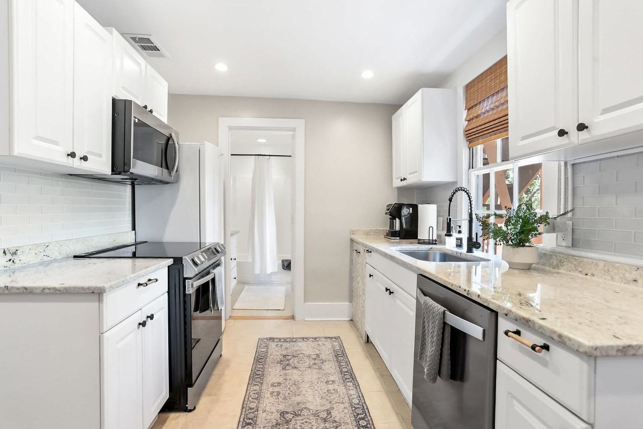 505 E Mcdonough St #1359172P - Photo 7 of 34