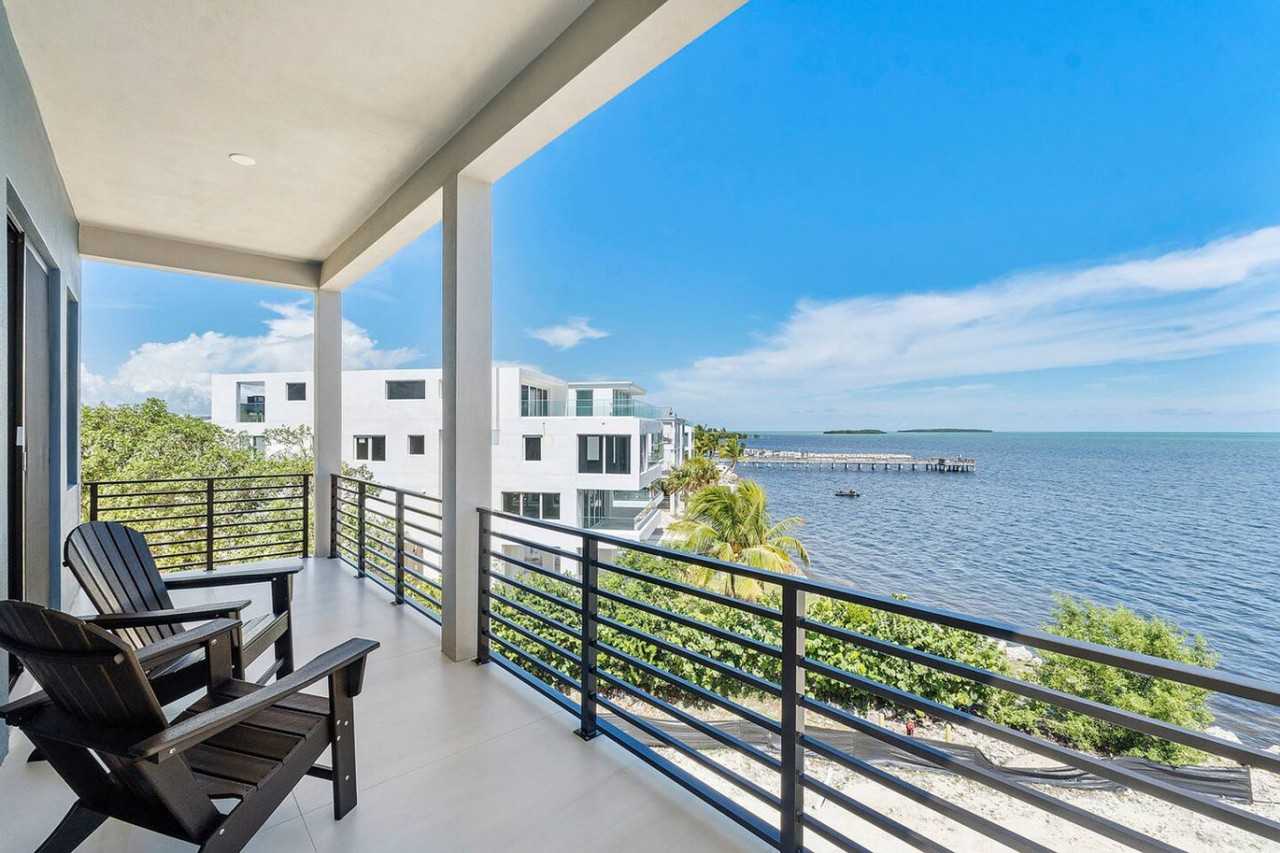 99 Seaside Ave #1369658P - Photo 3 of 50