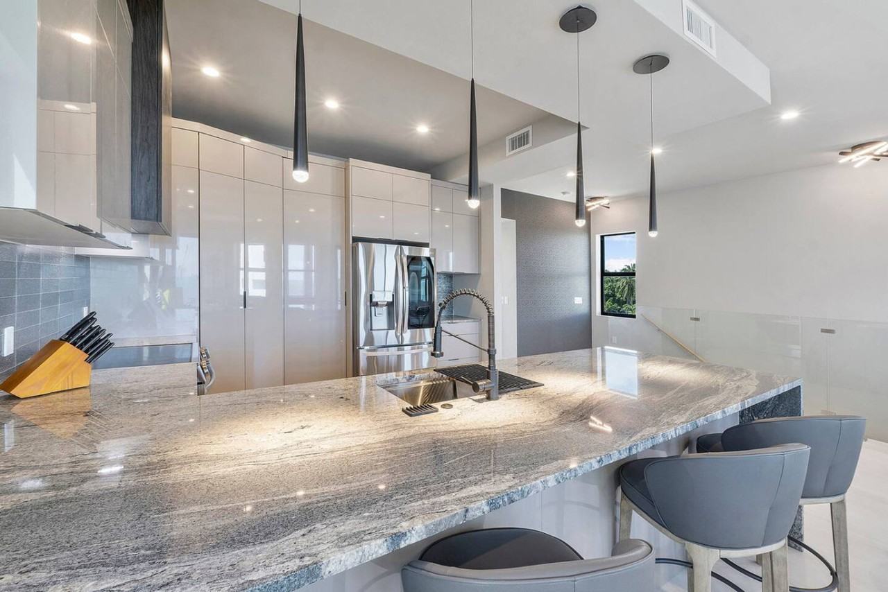 99 Seaside Ave #1369658P - Photo 6 of 50