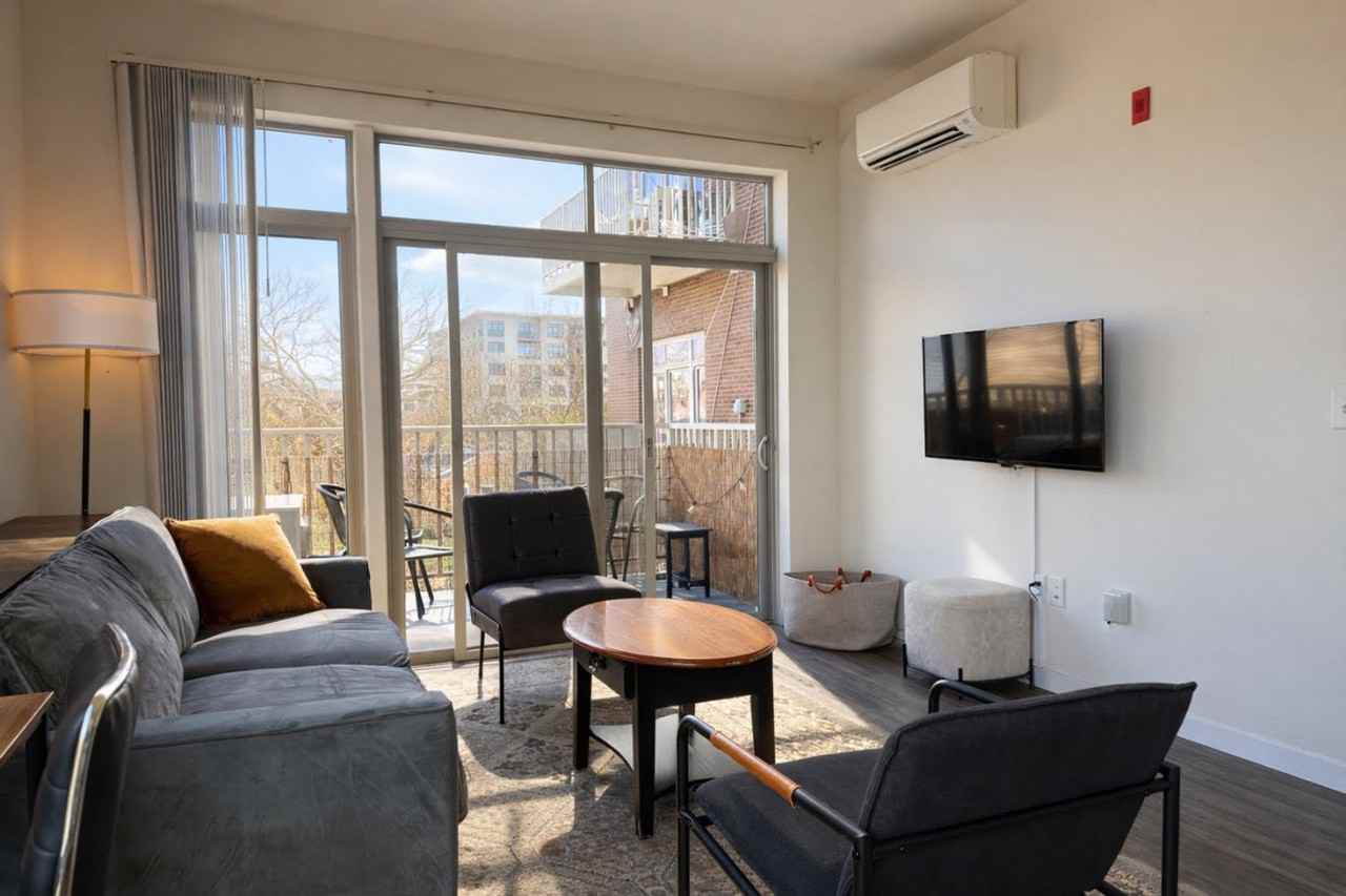 1623 N Jackson St #1379042P - Photo 3 of 17