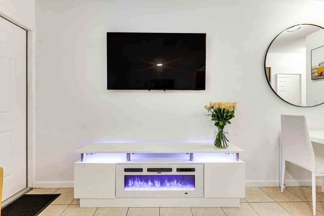 412 Ne 4th Ave #1306996P - Photo 6 of 24