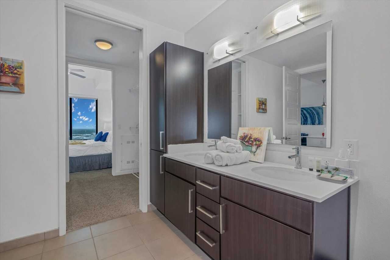 2022 Holcombe Blvd #1359145P - Photo 6 of 23