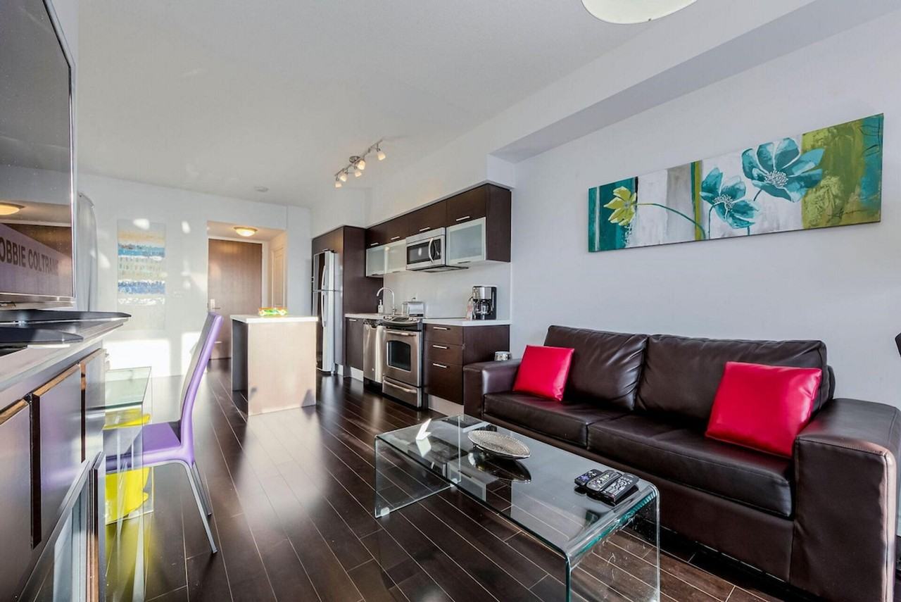 386 Yonge St #1502596P - Photo 3 of 32