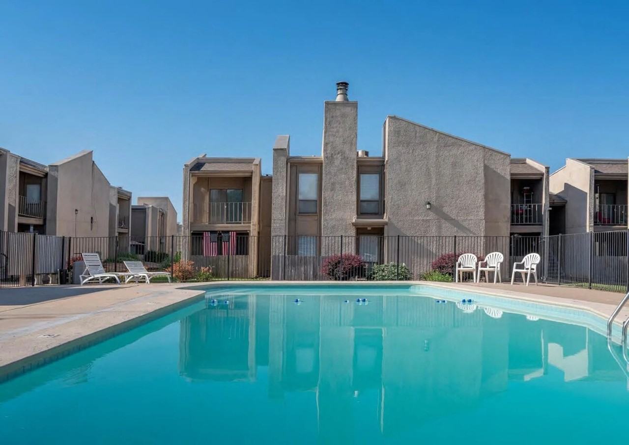 505 N Rock Rd #1514076P - Photo 3 of 13