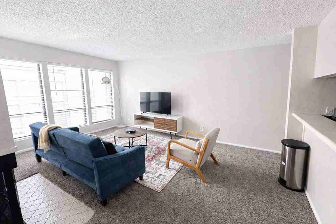 505 N Rock Rd #1514076P - Photo 6 of 13