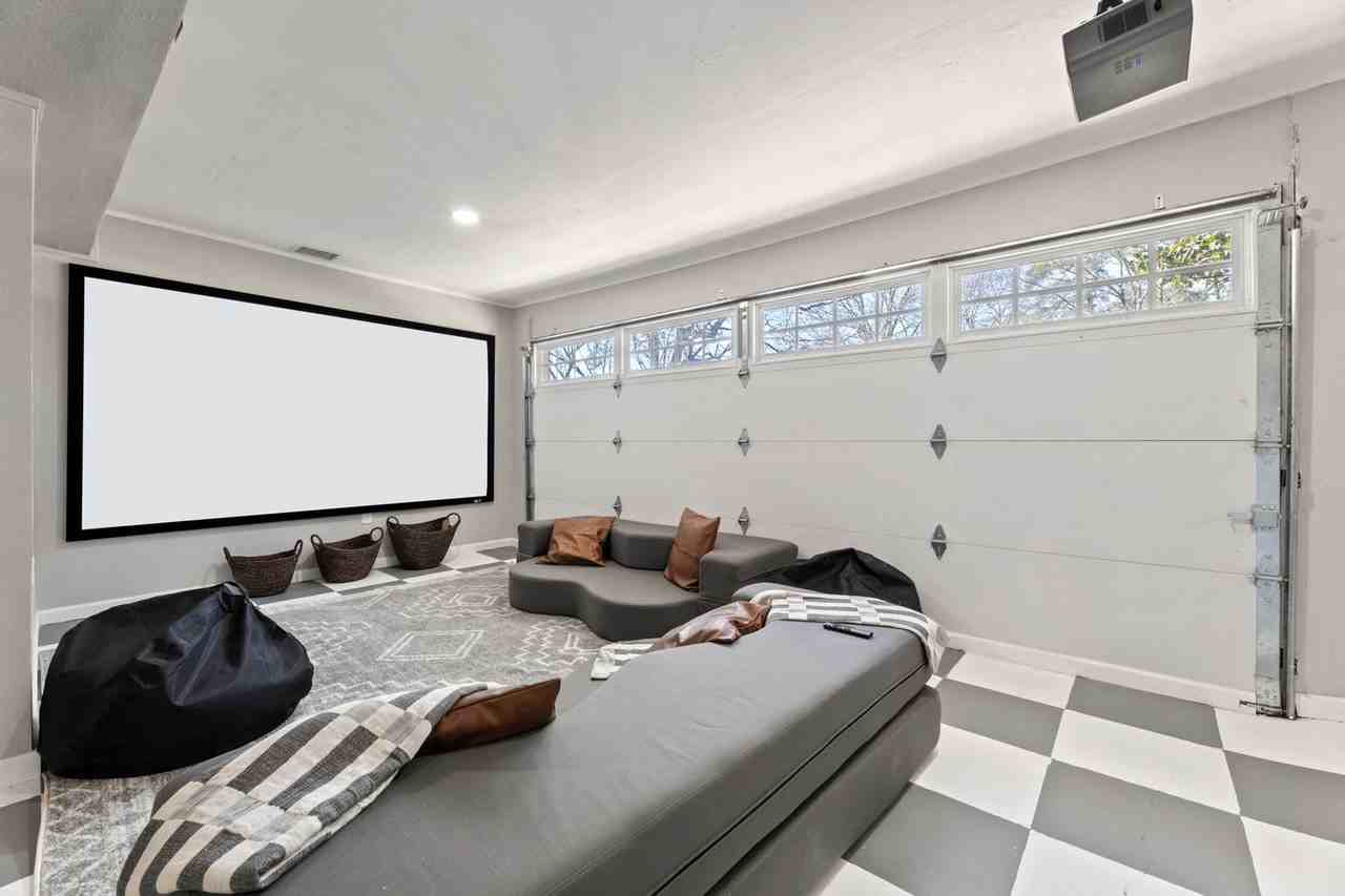 9123 Kerr Dr #1514817P - Photo 5 of 50