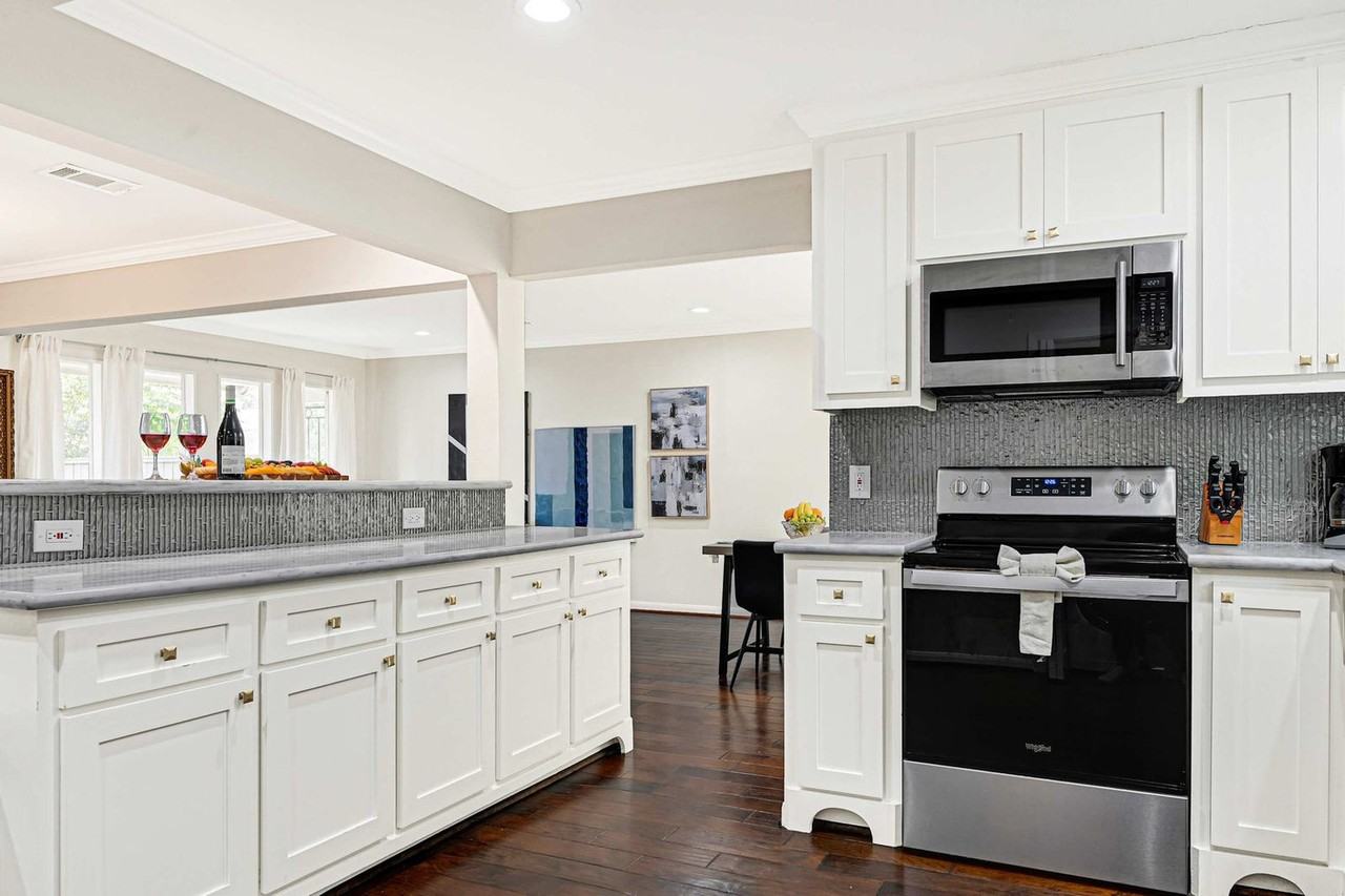 5534 Loch Lomond Dr #1514796P - Photo 4 of 22