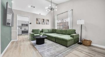 featured image of 1040 Eagle Dr