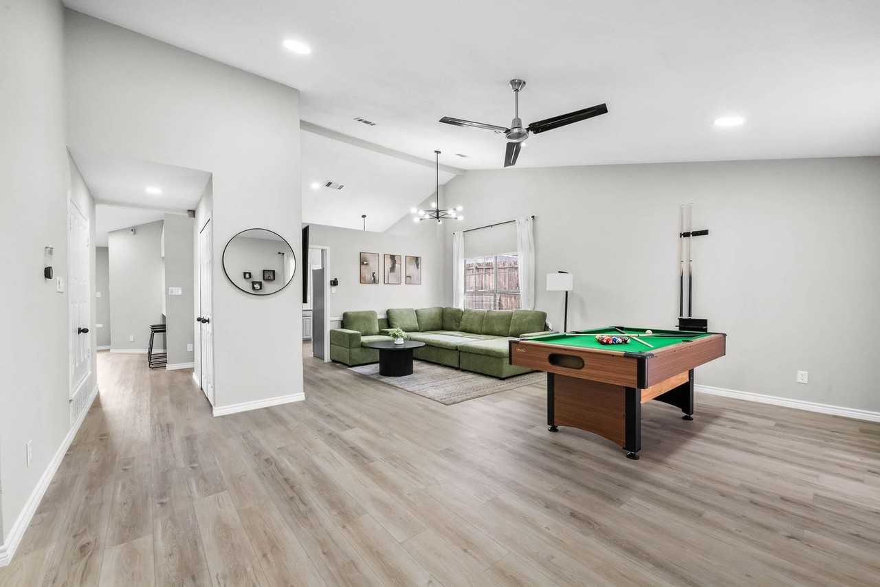 1040 Eagle Dr #1514800P - Photo 3 of 31