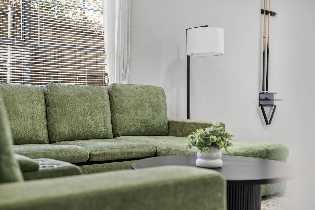 1040 Eagle Dr #1514800P - Photo 5 of 31