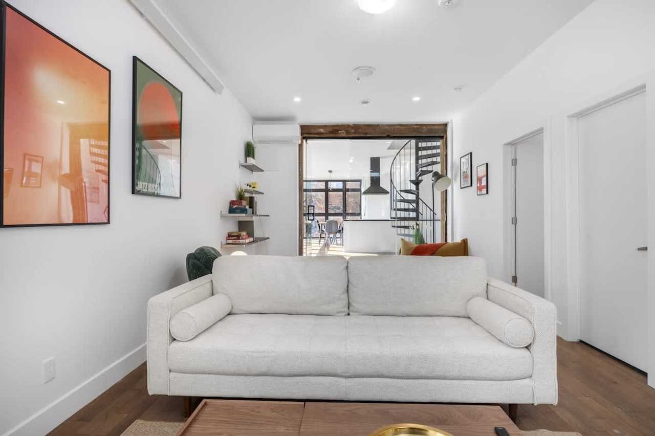 3414 Rue Stanley #1520410P - Photo 3 of 28