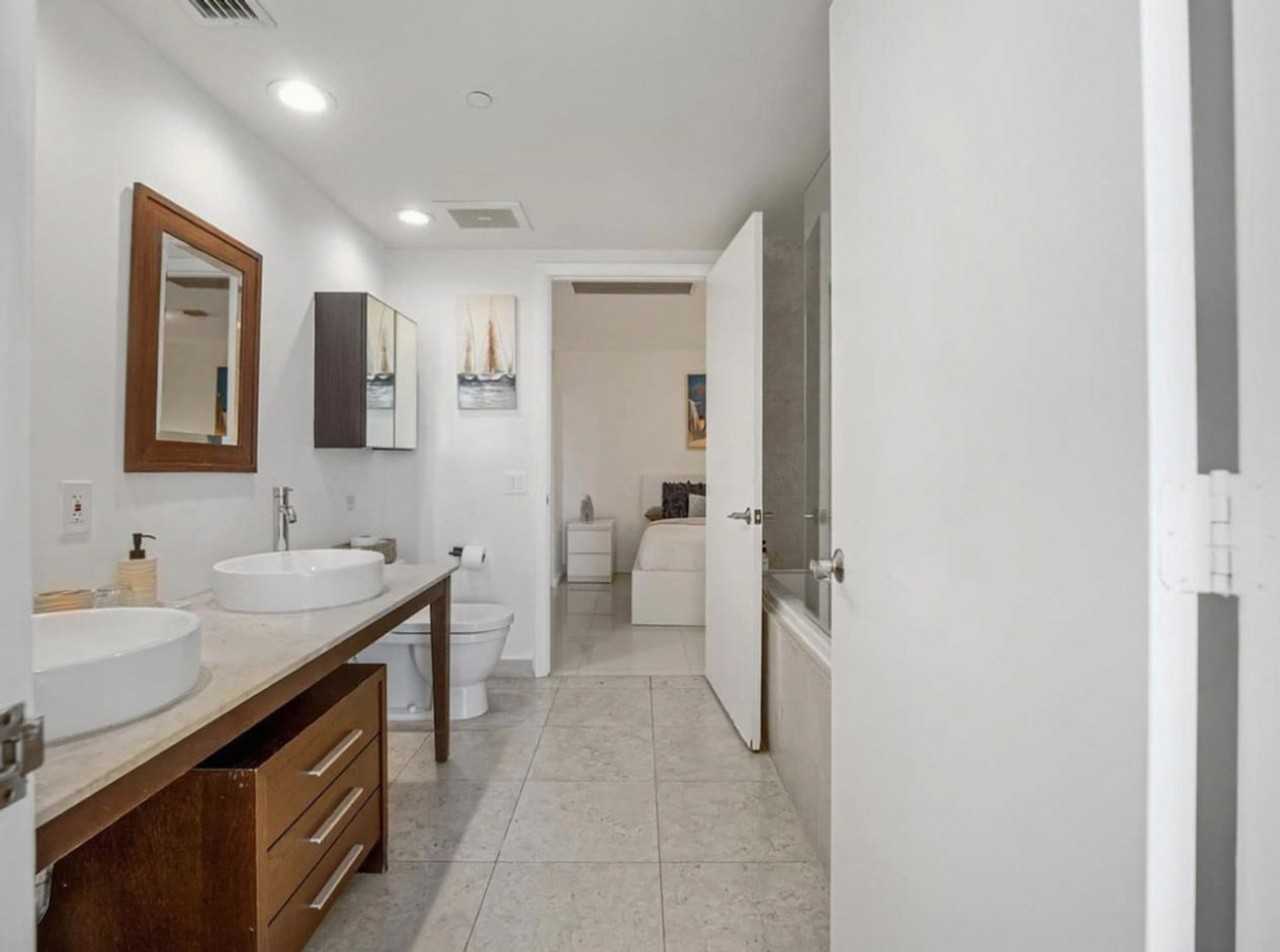 481 Brickell Ave #1520362P - Photo 7 of 17