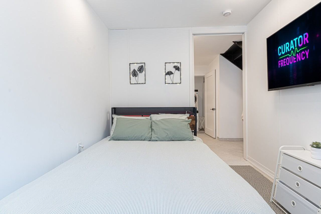 251 Covert St #1515249P - Photo 5 of 27