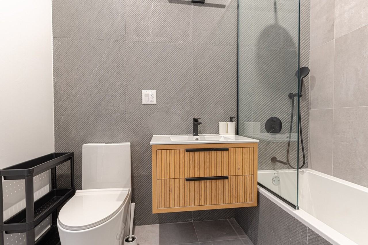 251 Covert St #1515249P - Photo 6 of 27