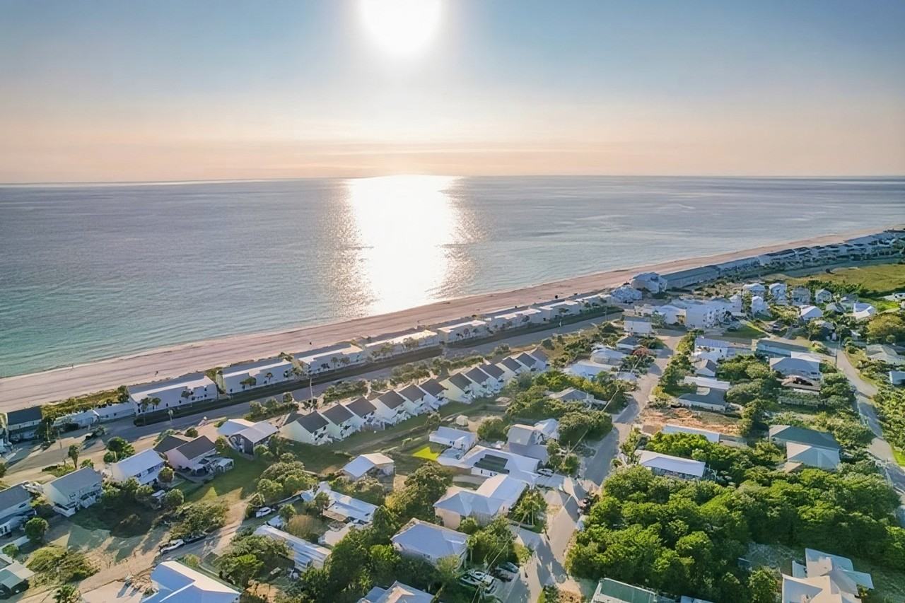 76 Gulf View Dr #1514902P - Photo 6 of 40