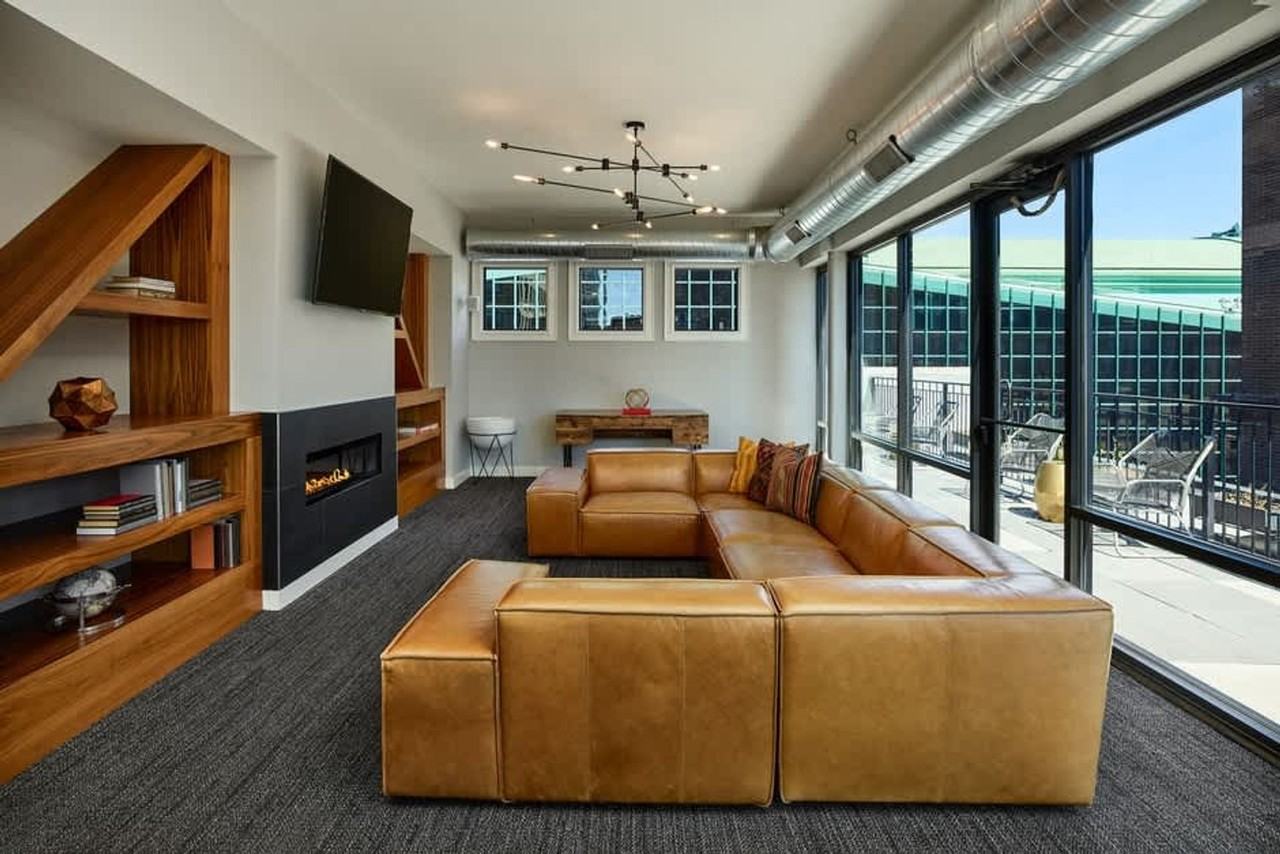 417 South Dearborn Street - Photo 3 of 34