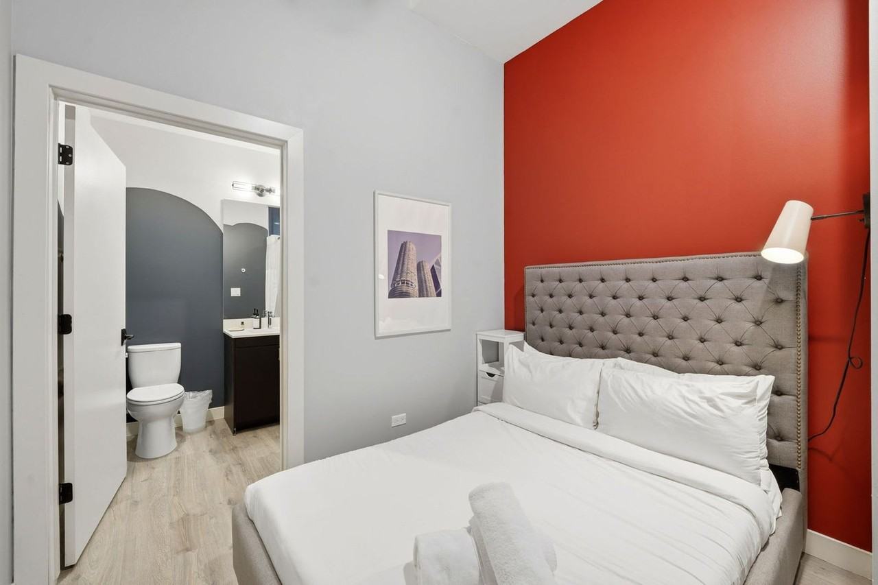 417 South Dearborn Street - Photo 7 of 34