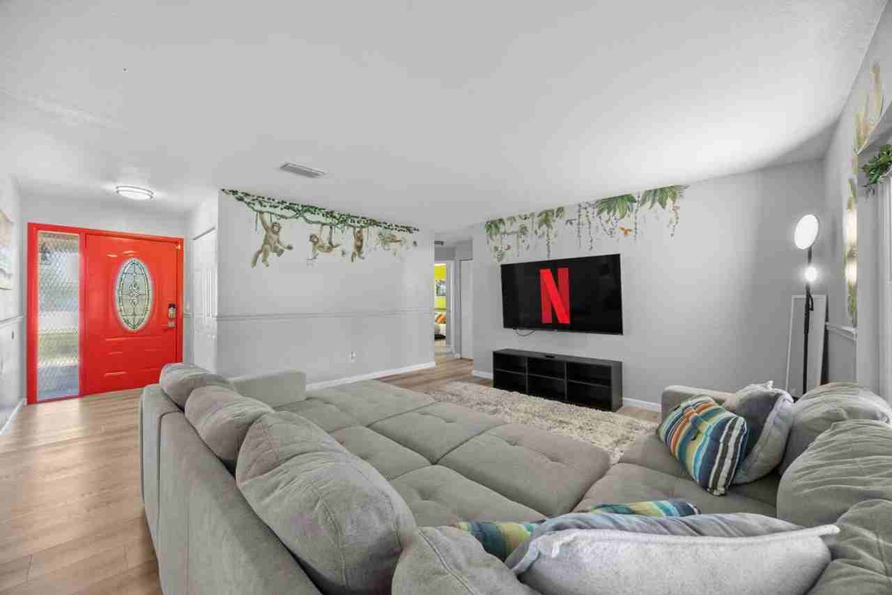 12009 Florida Woods Ln #1520432P - Photo 3 of 43