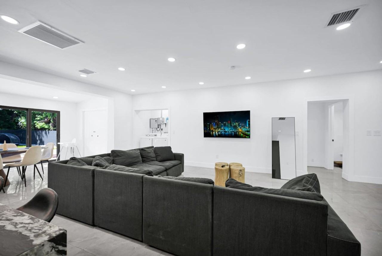 5313 Ne 1st Ave #1521824P - Photo 3 of 50