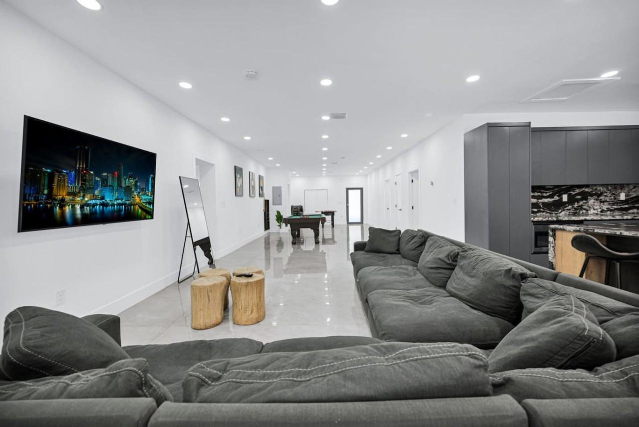 5313 Ne 1st Ave #1521824P - Photo 4 of 50