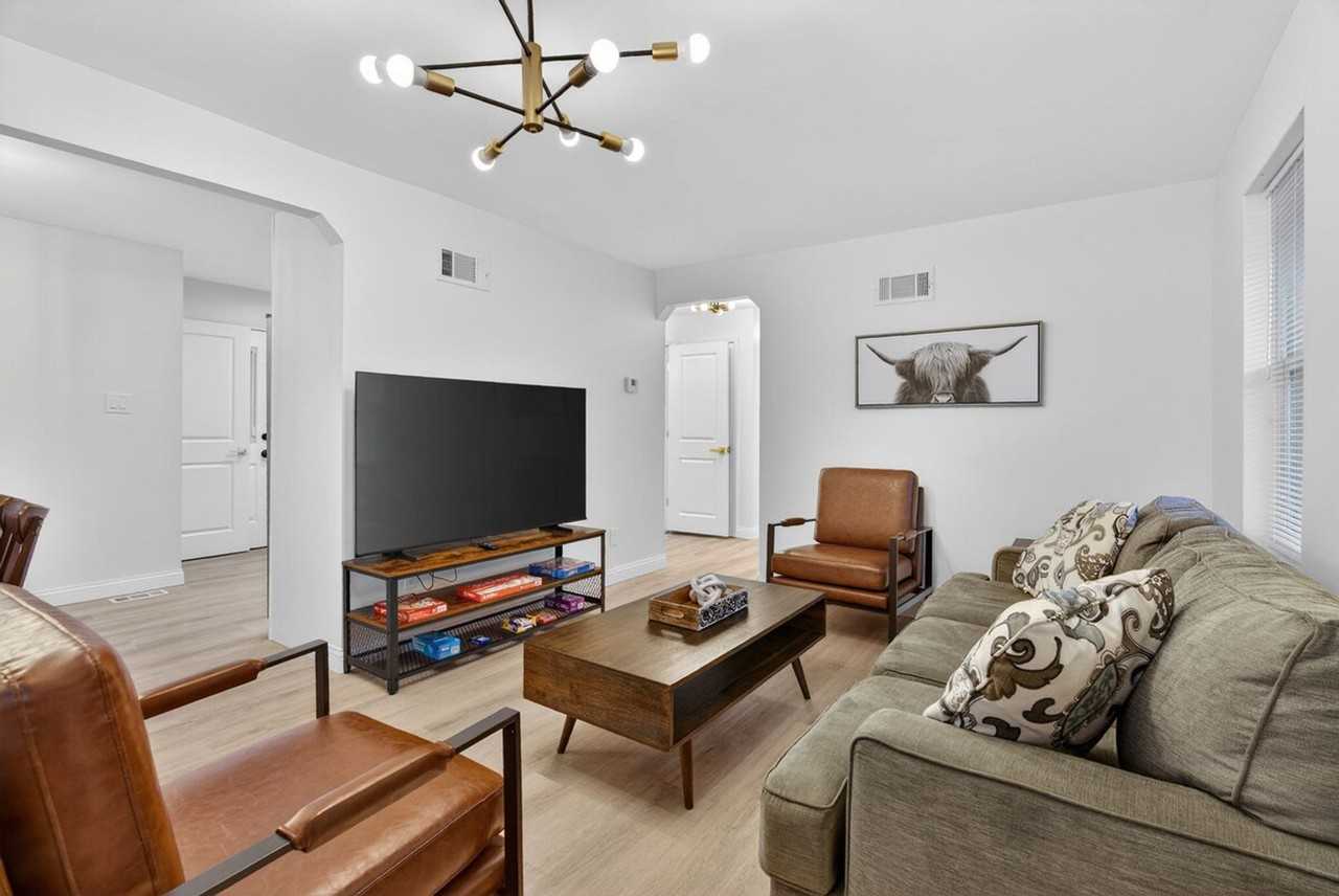 3831 Brown Rd #1472911P - Photo 5 of 38