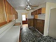 925 Frayser Cir - Photo 4 of 8