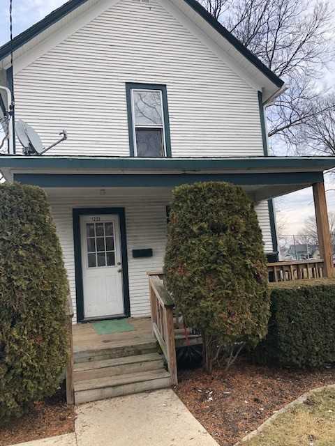 1223 6th St - Photo 2 of 37