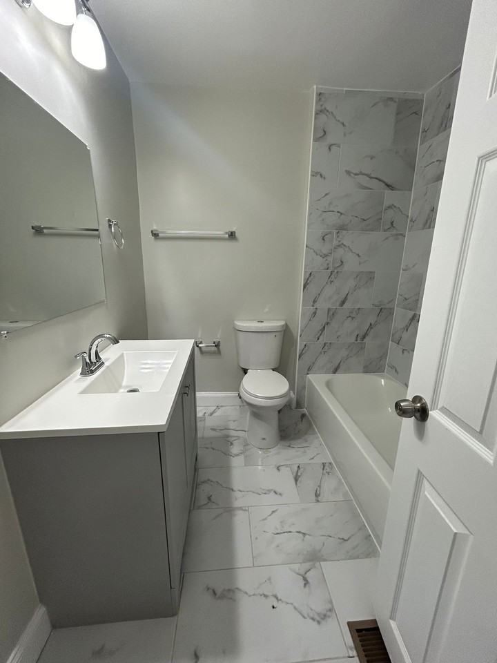 715 N Rosedale St - Photo 4 of 15