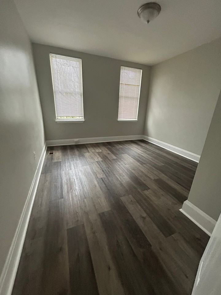 715 N Rosedale St - Photo 5 of 15