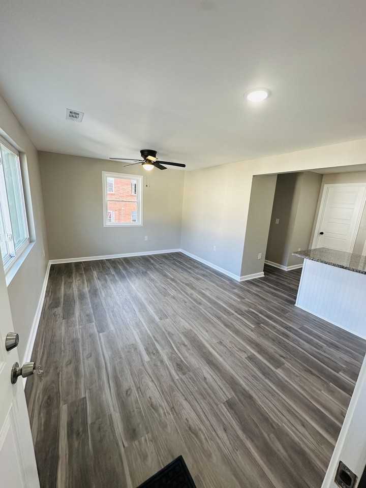 71 Glenwood Ave #2 - Photo 4 of 7